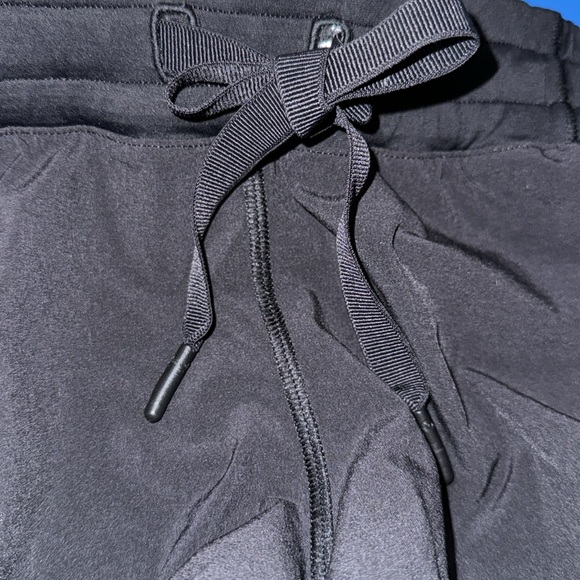 Lululemon Hotty Hot Short Black (First Release) *2.5" size 6 - Picture 13 of 16
